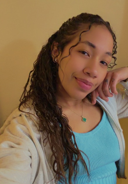 Isabella is live on CamzeyCam